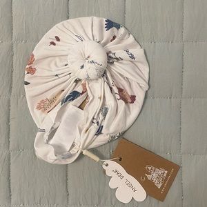 NWT Angel Dear Chickens Head Wrap